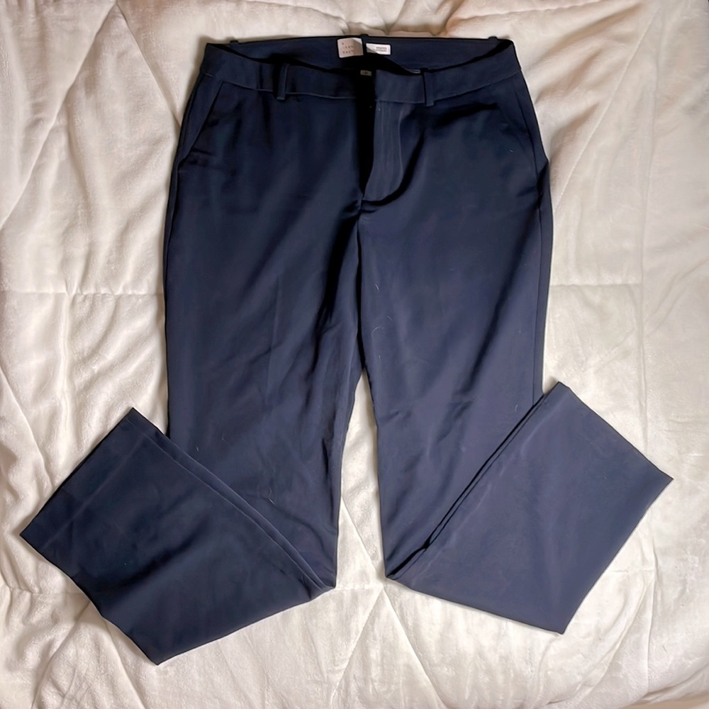 Women’s “a new day” navy blue pants. Brand is “a new day” and it’s size 12.